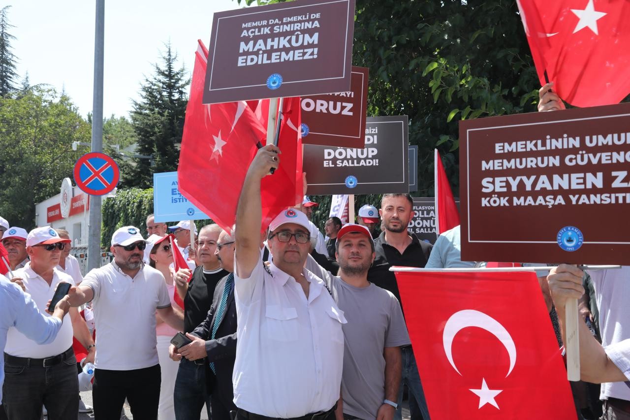 YETERSİZ TEKLİFİ KABUL ETMİYORUZ DİYEREK TÜM TÜRKİYE’DE ALANLARI DOLDURDUK