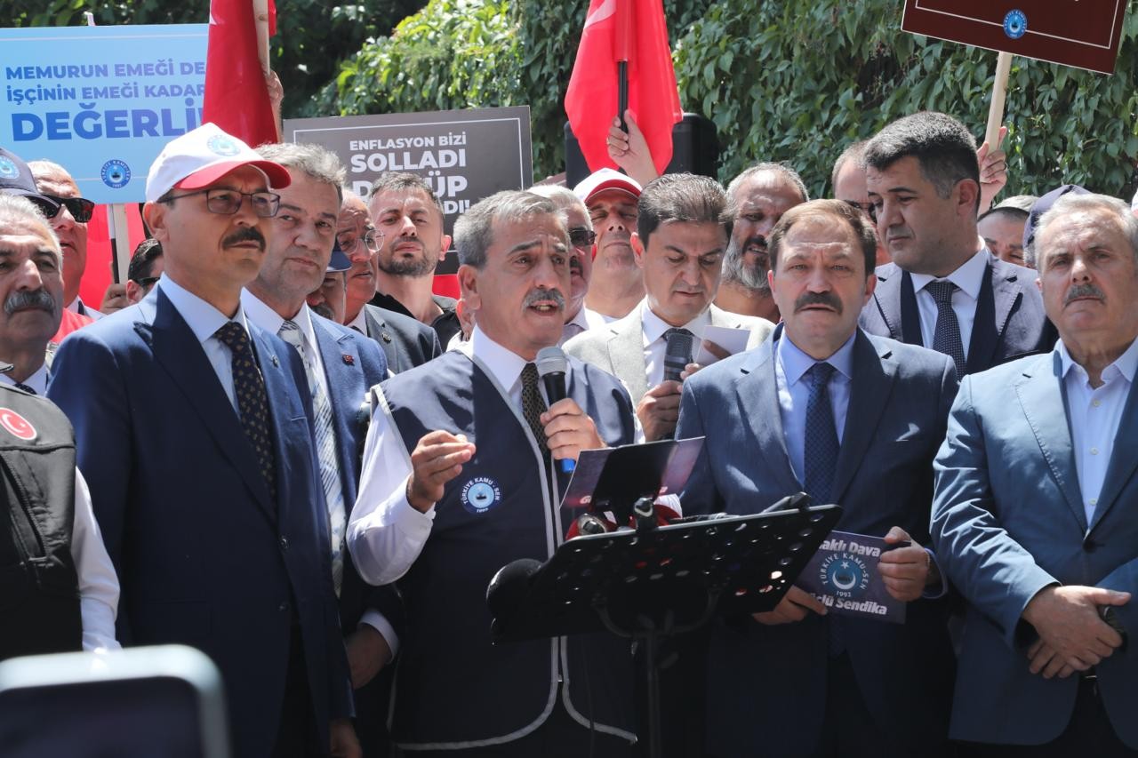 YETERSİZ TEKLİFİ KABUL ETMİYORUZ DİYEREK TÜM TÜRKİYE’DE ALANLARI DOLDURDUK