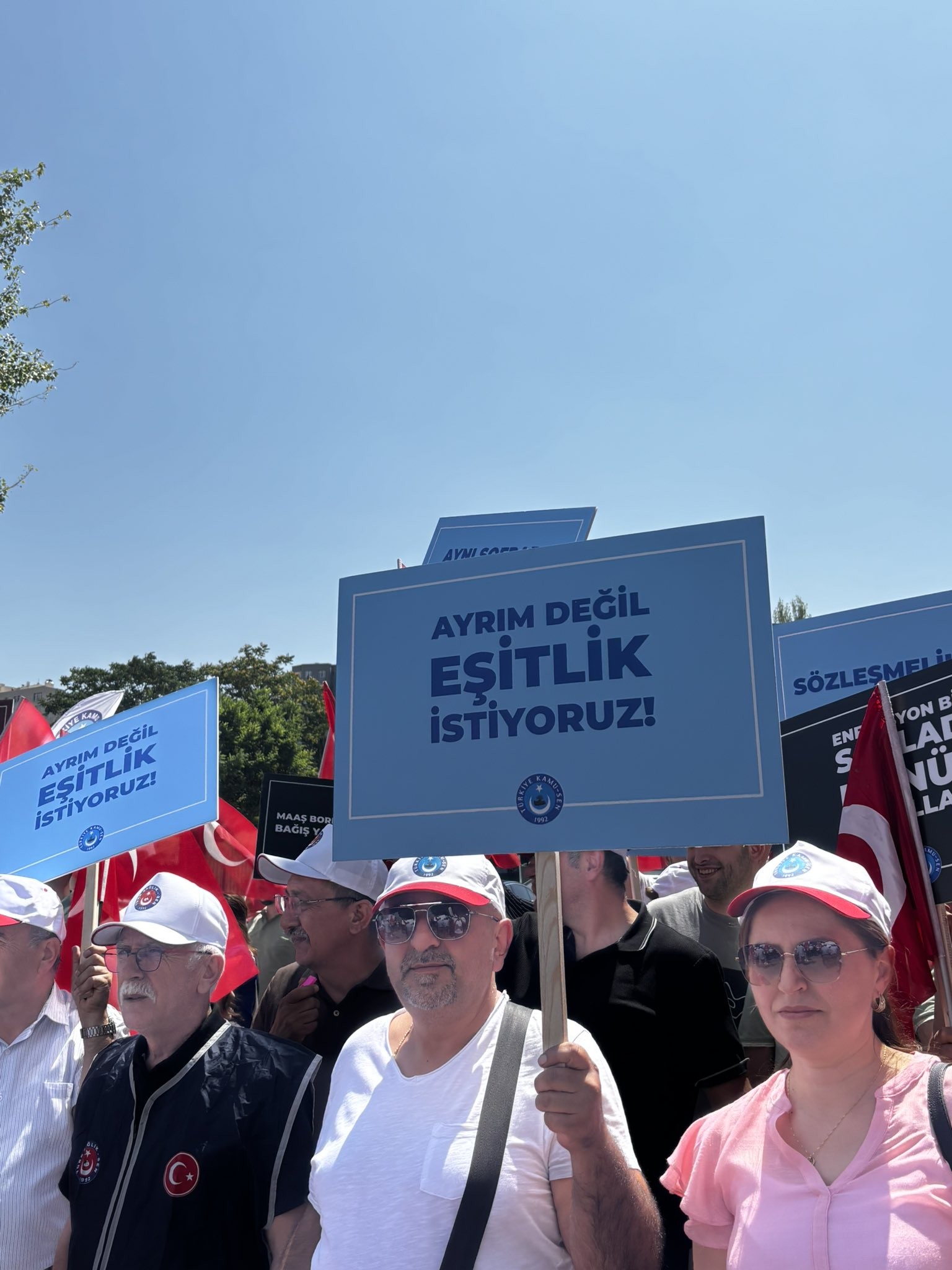 YETERSİZ TEKLİFİ KABUL ETMİYORUZ DİYEREK TÜM TÜRKİYE’DE ALANLARI DOLDURDUK